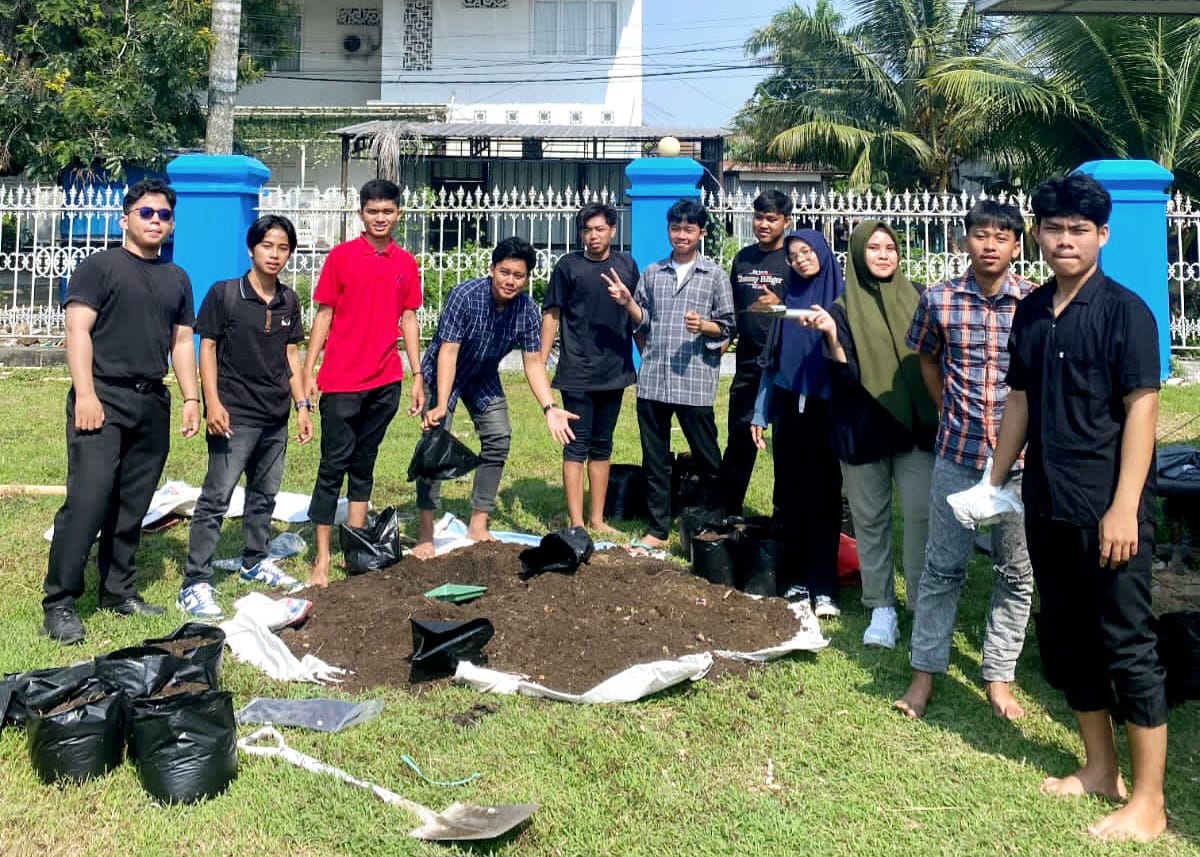 Mahasiswa Proteksi Tanaman Unisan Sidrap Terapkan Ilmu Biologi Tumbuhan Lewat Praktikum Lapangan di Greenhouse