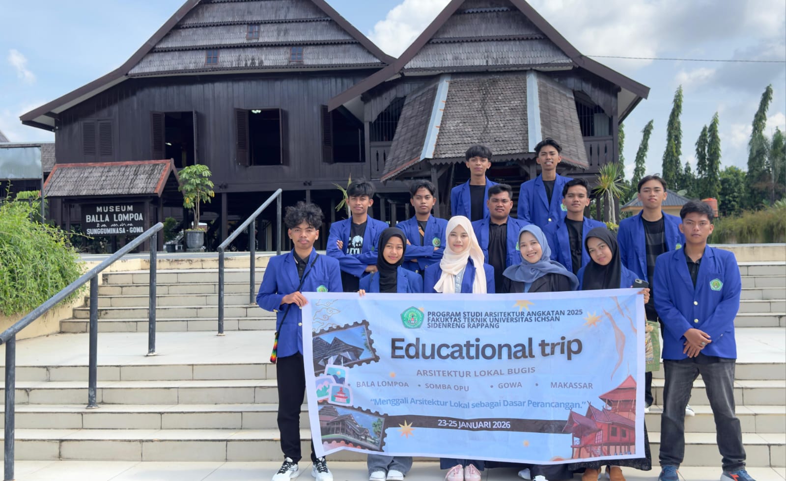 Mahasiswa Arsitektur UNISAN SIDRAP Laksanakan Educational Trip Arsitektur Lokal di Gowa dan Makassar