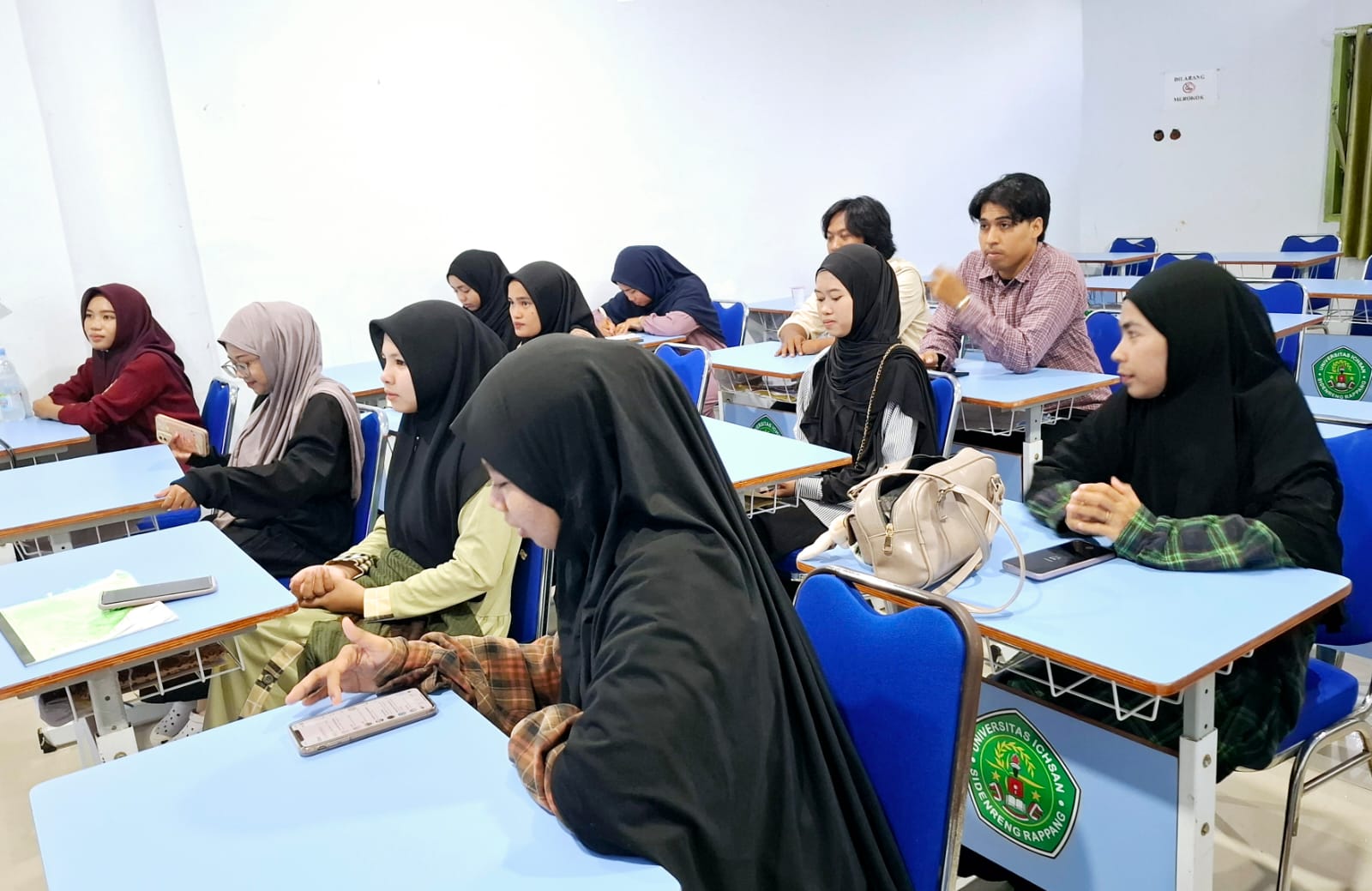 LMI Komisariat Ichsan Sidrap Dorong Kesadaran Kepemimpinan Inklusif Lewat Diskusi Perempuan